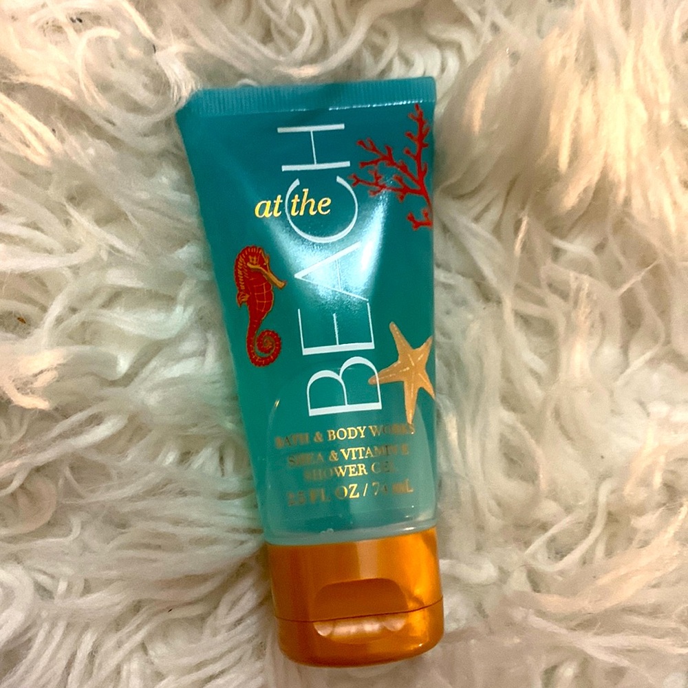 bath and body works “at the beach” shower gel